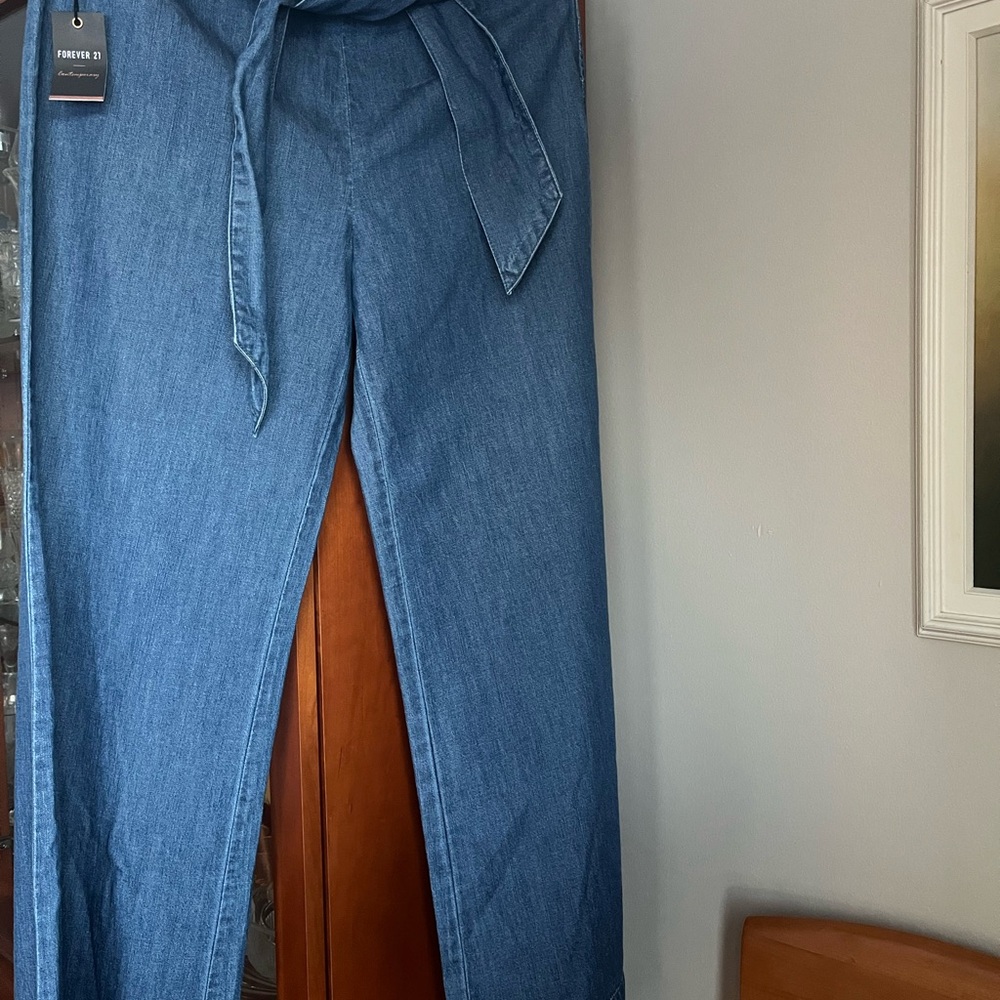 Women's NWT 100% cotton Blue Wide-Leg Jeans size M